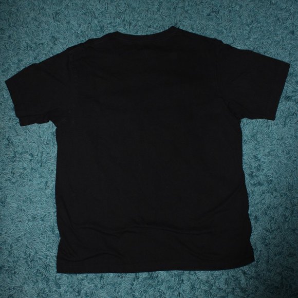 KAWS x UNIQLO UT Shirt - Picture 2 of 4